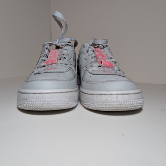 Pink Air Force 1's - Picture 2 of 5